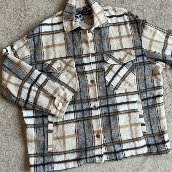 Zara Plaid Shacket - Picture 4 of 7